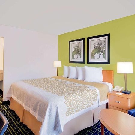 Days Inn By Wyndham Easton Exteriér fotografie