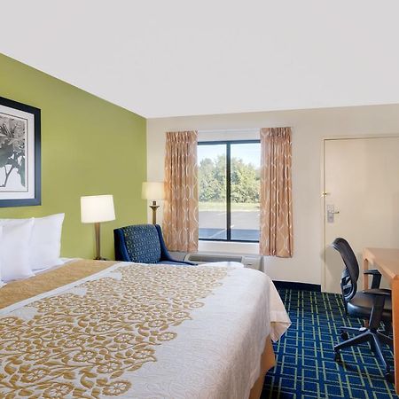 Days Inn By Wyndham Easton Exteriér fotografie