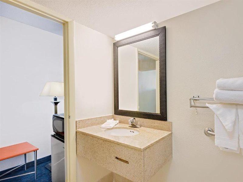 Days Inn By Wyndham Easton Exteriér fotografie