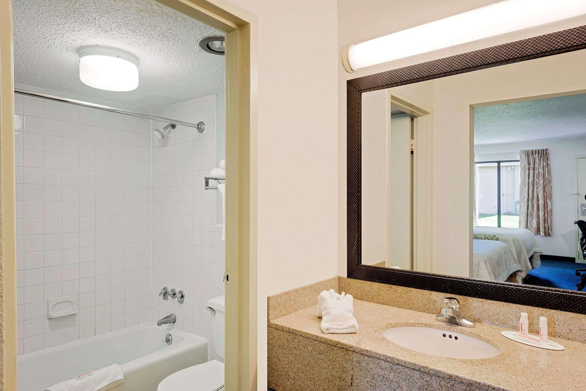 Days Inn By Wyndham Easton Exteriér fotografie