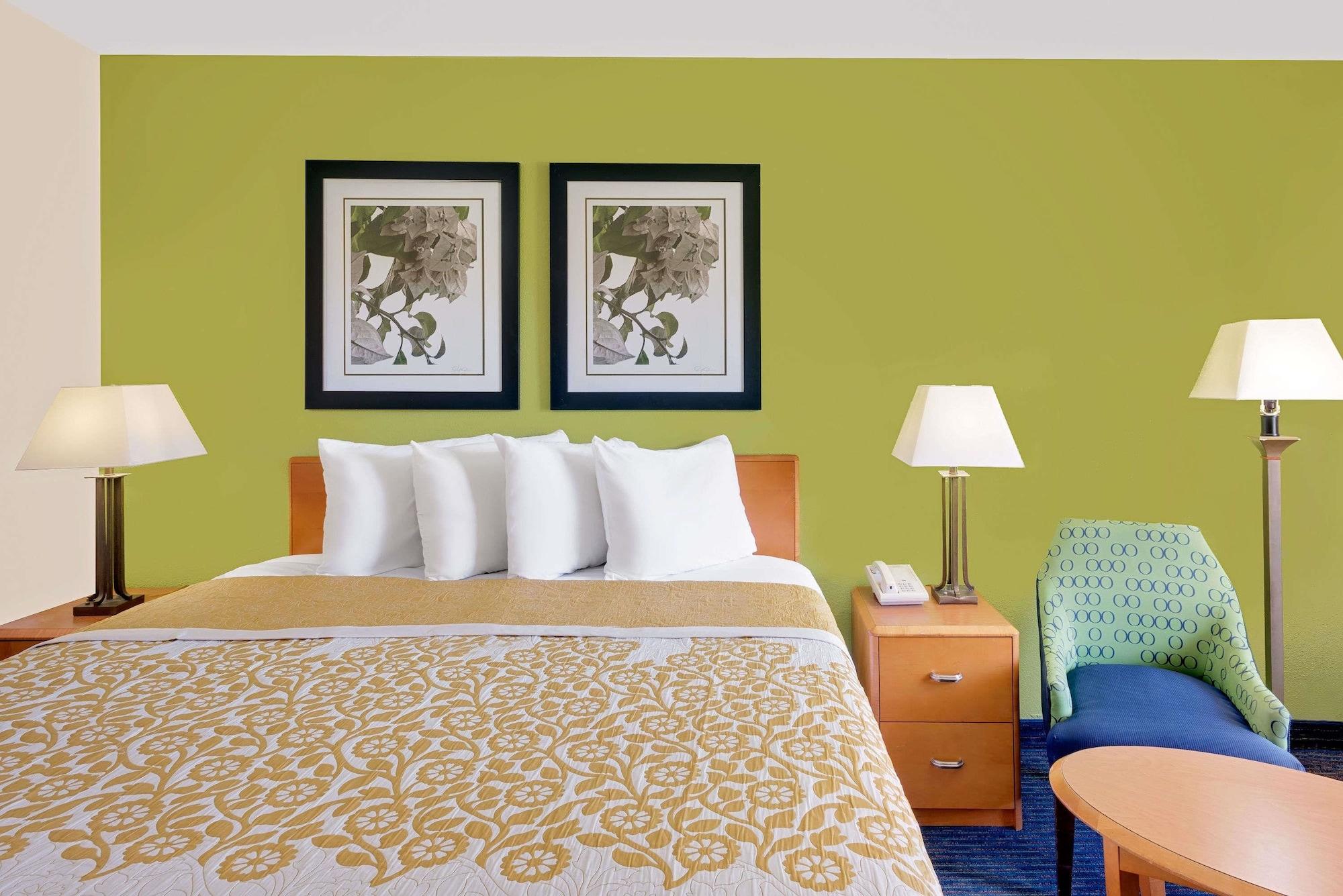 Days Inn By Wyndham Easton Exteriér fotografie
