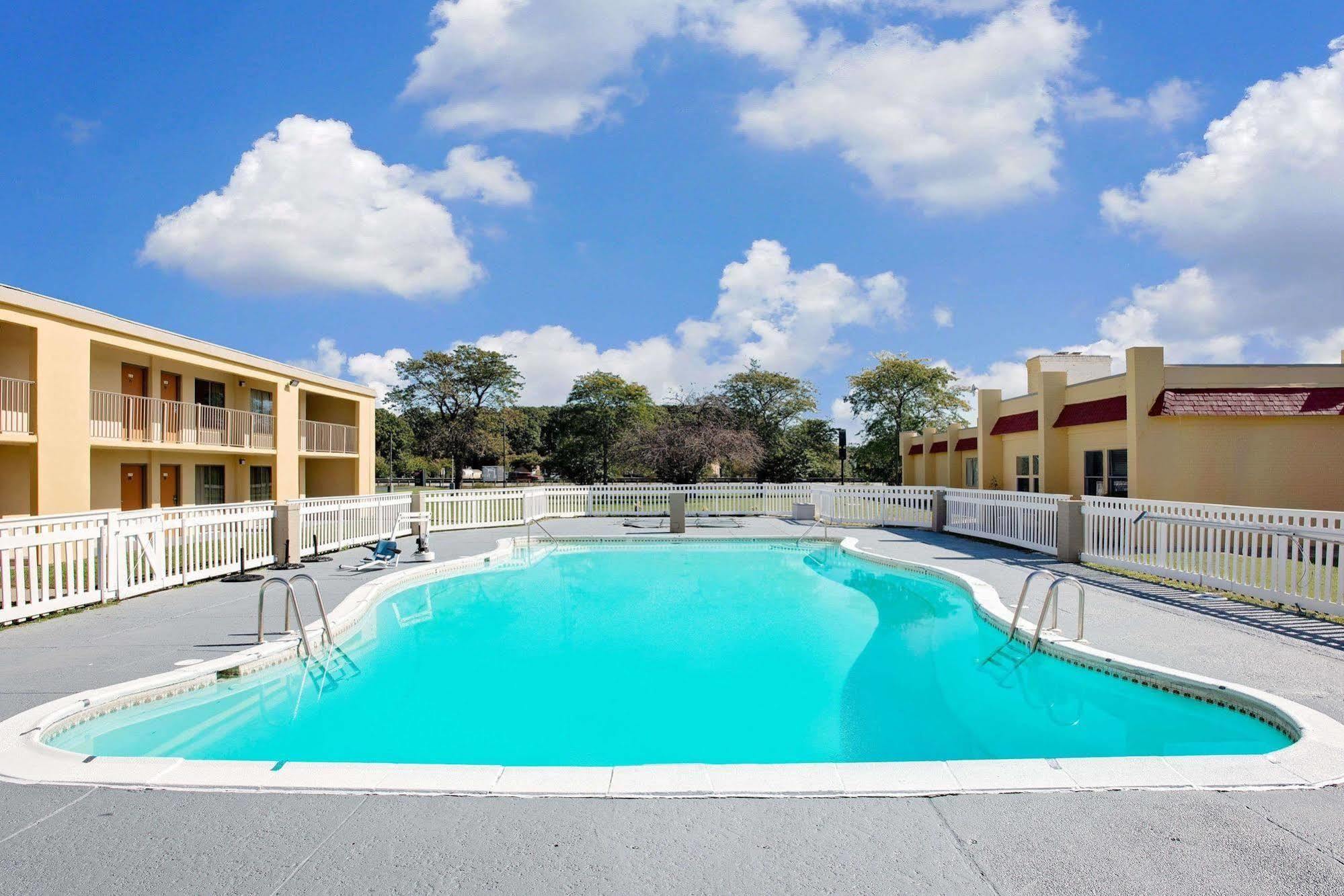 Days Inn By Wyndham Easton Exteriér fotografie